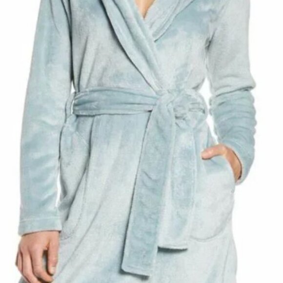 UGG Women’s Miranda Fleece Hooded Short Robe Size S Blue Plush Belted Pockets - Picture 11 of 11